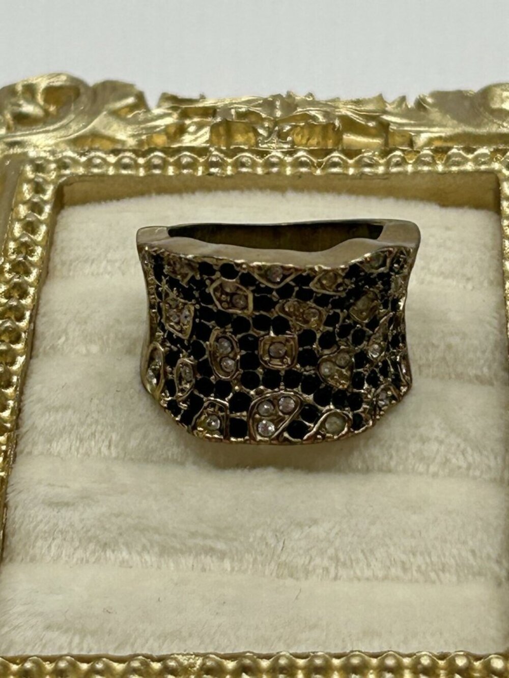 Vintage Chunky Gold Tone Black Rhinestone Wide Band Ring Size 7 Costume Sparkly